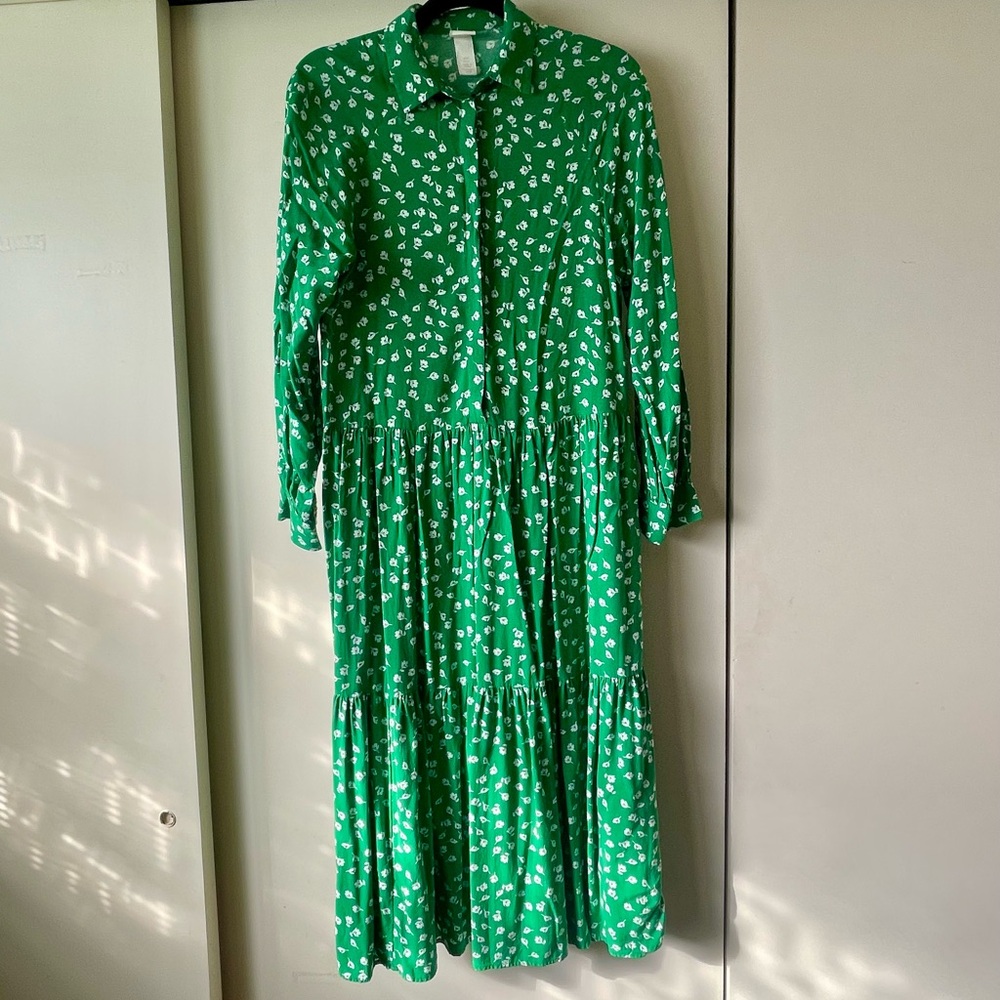 H&M Green Floral Tiered Maxi Dress Button Front Long Sleeve Size XS